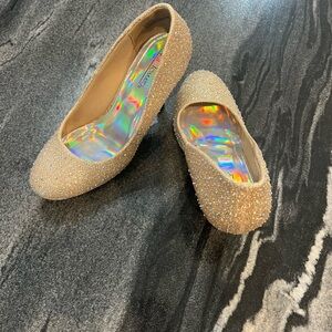 Hot Tomato Glittering Gold Heels